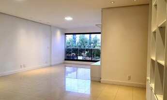 Imagem 3: Real Classic, quadra 206, rico em armários, desocupado, 2 vagas soltas. Ligue )61