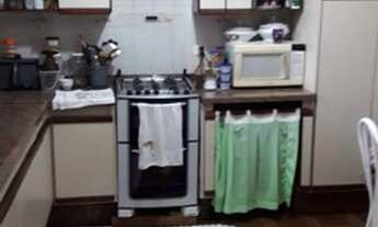 Imagem 4: Sobrado para venda possui 250 metros quadrados com 4 quartos em Santa Terezinha - Santo An