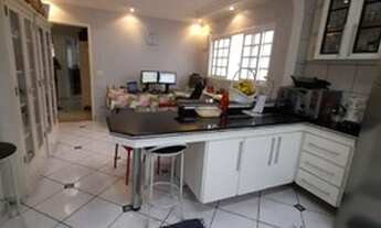 Imagem 1: Térrea para venda possui 230 metros quadrados com 3 quartos em Vila Pires - Santo André