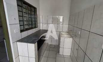 Imagem 3: Casa no Jardim Patricia 2 quartos, Fundos, Garagem Coberta e entrada Independente