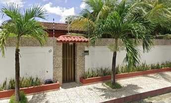 Imagem: Casa com dois pavimento, medindo 359,36m²