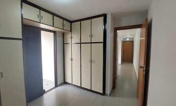 Imagem 5: Apartamento de frente, 01 dormitório com armários, sala, cozinha banheiro com box, área de