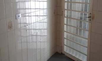 Imagem 2: Casa Sobrado em frente uma praça