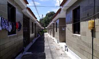 Imagem 3: Casa forrada com 2 quartos, sala, cozinha, um banheiro e quintal, em uma excelente localiz