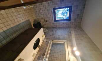 Imagem 7: Sobrado para aluguel e venda possui 680 metros quadrados com 5 quartos