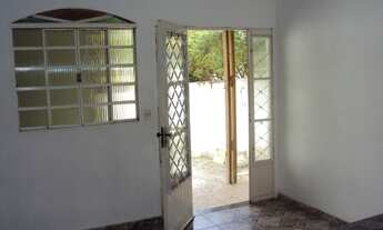 Imagem 3: Casa bem localizada no bairro Lindéia