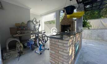 Imagem 5: Lindo sobrado isolado a venda com 3 quartos sendo 1 suíte, terreno de 205 m², amplo quinta