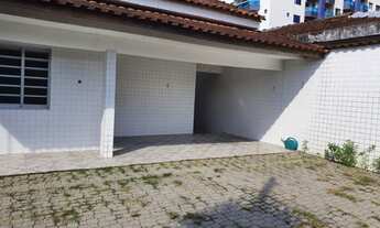 Imagem 6: Casa Térrea Independente com 3 Dormitórios + Edícula na Guilhermina, Lado Praia