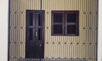 Imagem 2: Casa com 45 m² em condomínio fechado, forrada, com 2 quartos, 1 banheiro, cozinha, sala de