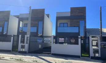 Imagem 3: Sobrado com arquitetura moderna - área externa ampla para piscina - rua asfaltada