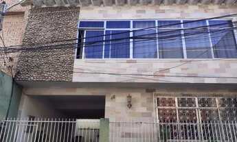 Imagem: Casa Triplex na Estrada Intendente Magalhaes