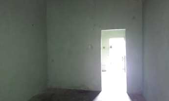 Imagem 4: Casa com 81m², com 1 quarto, banheiro, cozinha, sala, quintal e lavanderia. Próximo a av