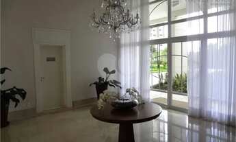 Imagem 3: Cobertura Duplex com 4 suítes. 4 vagas Com 335,84 m² de Área Útil