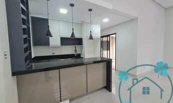 Imagem 7: Casa térrea e bem localizada em condomínio com 3 dorms sendo 1 suíte, cozinha com planejad