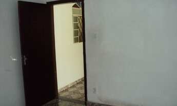 Imagem: Casa bem localizada no bairro Lindéia