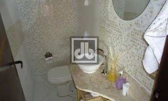 Imagem 6: Anil - Rua Pierre La Place - Casa Triplex - 4 Quartos (1 Suíte) - 3 Vagas - 356m² - Piscin