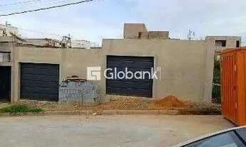Imagem 5: Casa à venda em Montes Claros (Guarujá) - 2 quartos, 1 suíte, quintal