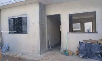 Imagem 2: Casa para Venda em Londrina, Jardim Anaterra, 2 dormitórios, 1 banheiro, 2 vagas