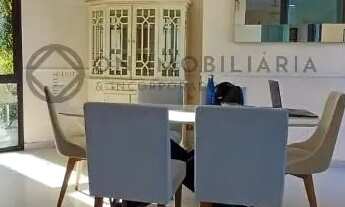 Imagem 2: Casa de Alto Padrão à Venda em São Paulo II, Cotia, 3 Suítes, Piscina, Churrasqueira