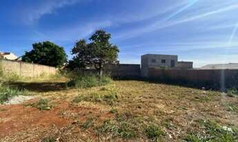 Imagem: Dois Lotes para venda com 300m2 cada, murados