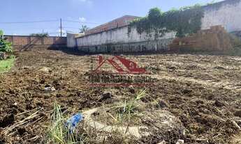 Imagem: Terreno limpo para construção residencial