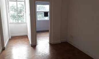 Imagem 3: QUARTO E SALA FRENTE, AO LADO DA PRAÇA ANTERO DE QUENTAL