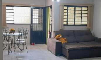 Imagem 2: Casa com 3 dormitórios e 1 suíte no Bancários