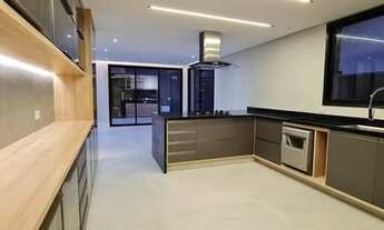 Imagem 4: Casa de condomínio para venda possui 300 metros quadrados com 4 quartos