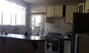 Imagem 7: Casa Térrea no Jd. Alvorada com 350 m² e 248 m² de construção..... confira