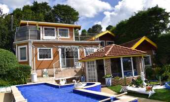 Imagem 2: Bela Casa à Venda na Região de Descansópolis - Campos do Jordão/SP