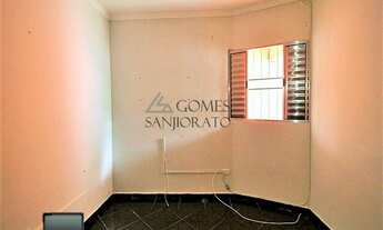 Imagem 2: Casa para locação no Vila Camilopólis em Santo André - SP, com um dormitório, sala e um ba