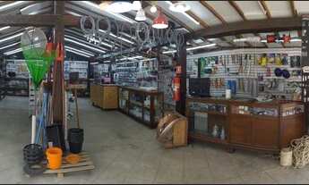 Imagem 2: Vendo loja comercial com grande variedade de estoque