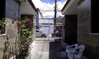 Imagem 2: Casa forrada com 2 quartos, sala, cozinha, um banheiro e quintal, em uma excelente localiz