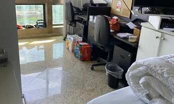 Imagem 6: Apartamento para venda possui 220 metros quadrados com 4 quartos