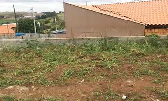 Imagem 2: Terreno com edícula no fundo em Ibiporã