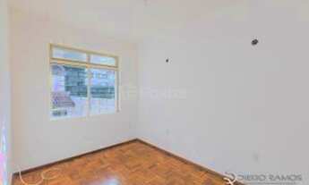 Imagem 4: Linda Casa de Esquina, com 200 m com 4 quartos. Suíte, 3 vagas, Bairro nobre Residencial