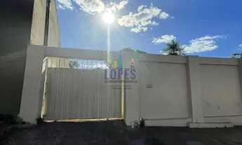 Imagem 4: Casa de 2 quartos, sala de estar, sala de jantar, wc social, quintal nos fundos e frente p