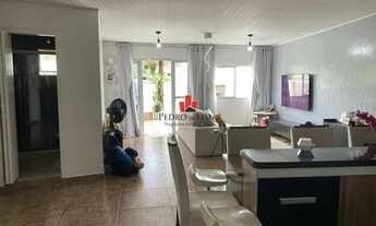 Imagem: Sobrado Frontal com duas casas e um salão