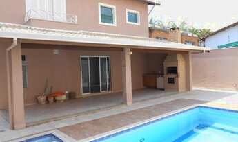 Imagem 3: Linda Casa para locação possui 368 metros quadrados com 4 quartos