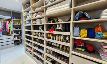 Imagem 2: Casa Inteligente no Ponta Negra 2 com 5 Suítes sendo uma Master com Closet Mobiliada