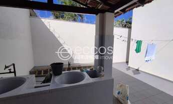 Imagem 2: Casa para aluguel, 6 quartos, 1 suíte, 2 vagas, FABRÍCIO - UBERABA/MG