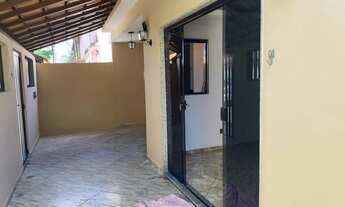 Imagem 2: Oportunidade! Casa à Venda - 2 Quartos (1 Suíte) - Condomínio Fechado - Garagem para 2 Car