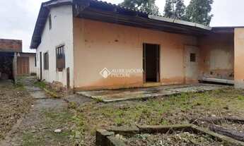 Imagem 2: Amplo terreno, de 390 metros quadrados de área total, com duas casas, em Cachoeirinha