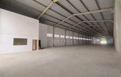 Imagem 4: Galpão 1.560m2 para locação - Industrial com 11 metros de pé direito