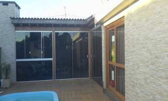 Imagem 2: Casa com piscina