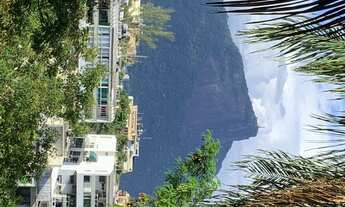 Imagem 3: Imóvel no Alto Leblon com lindos jardins e infraestrutura total de lazer