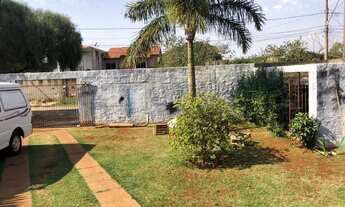 Imagem 7: Térrea para venda possui 230 metros quadrados com 5 quartos