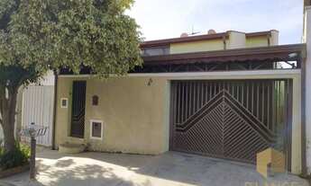 Imagem: Linda casa com 3 dormitórios sendo 1 suíte