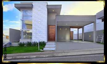 Imagem 2: Casa no condomínio Novo Leblon com móveis projetados, sombra