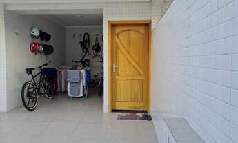 Imagem 4: Embaré - Sobreposta alta seminova - 3 dormitórios, 2 suítes, varanda com churrasqueira - 2